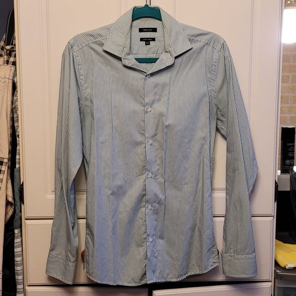 💖2 for $30!💖  RW&CO. Green and White Stripe Button Up Collar Shirt - Picture 2 of 8